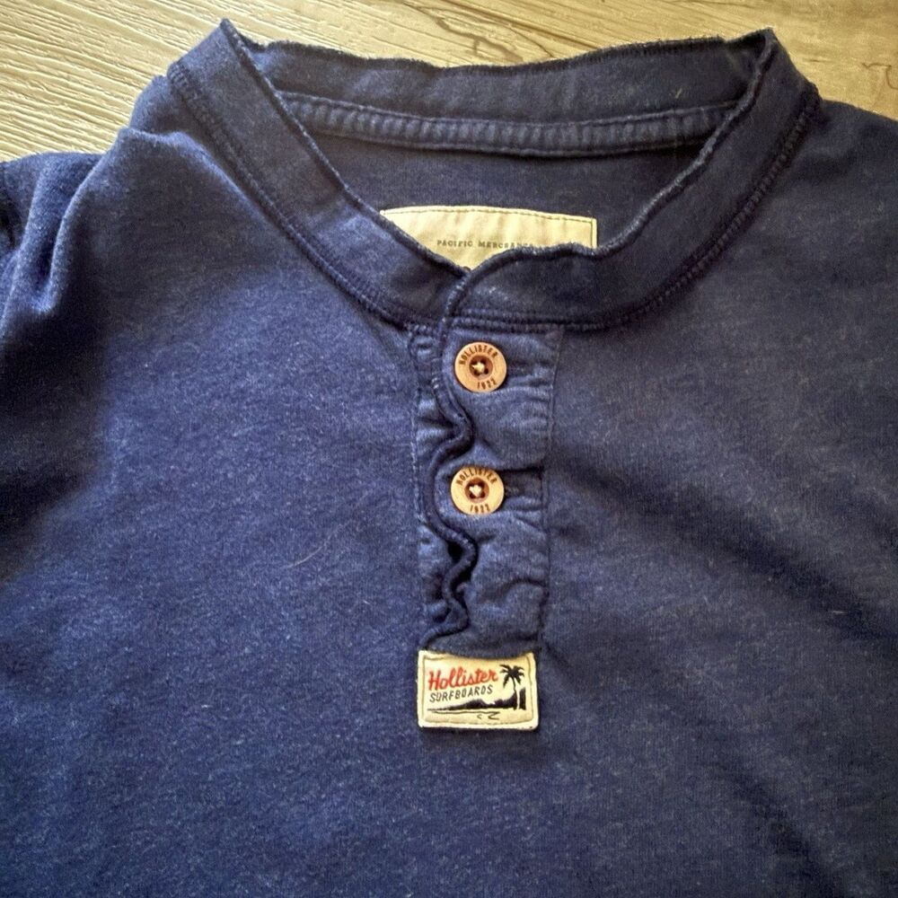 Hollister Men’s Navy Blue Henley Short Sleeve Shirt Size Small Vintage